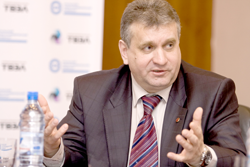 Александр Белоусов