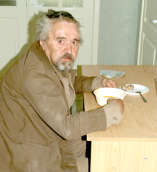 Владимир Гришин обедает