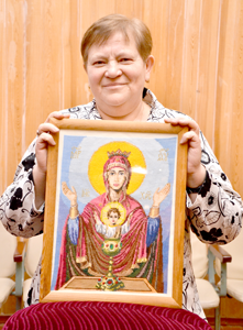 Татьяна Горина с иконой 