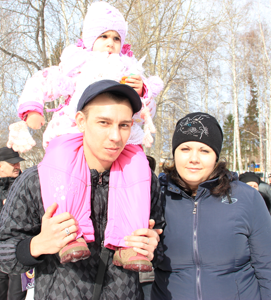 Алексей, Полина и Ксения Колюшенковы