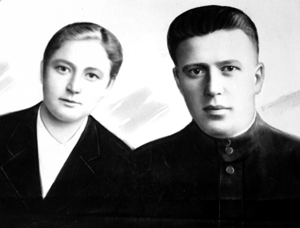 Фёдор и Анна Чернышовы в день своей свадьбы, 1947 год